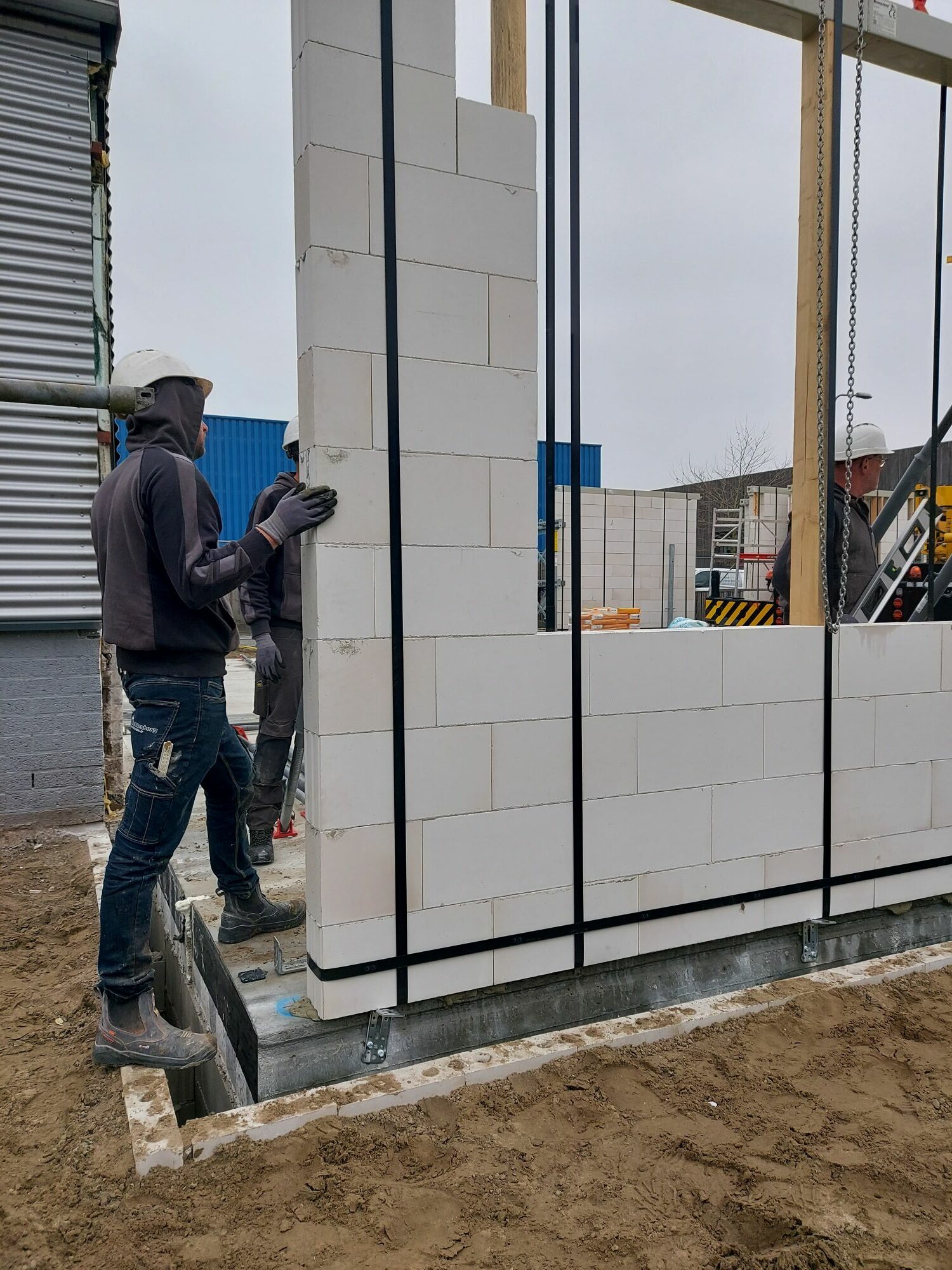 Plaatsen prefab kalkzandsteen begane grond aanbouw en verbouw OSS Lichtenberg